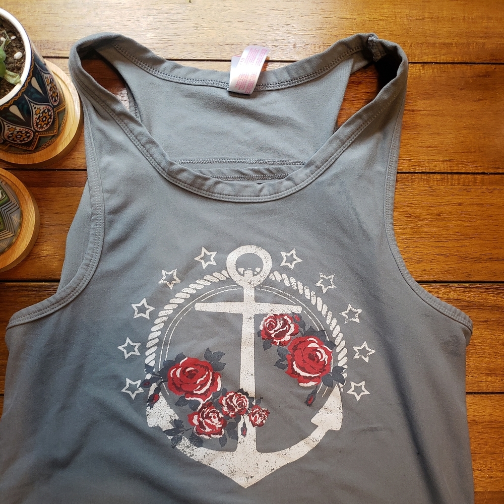 ⚓ Anchor Tank Top with Roses⚓ - Picture 2 of 4